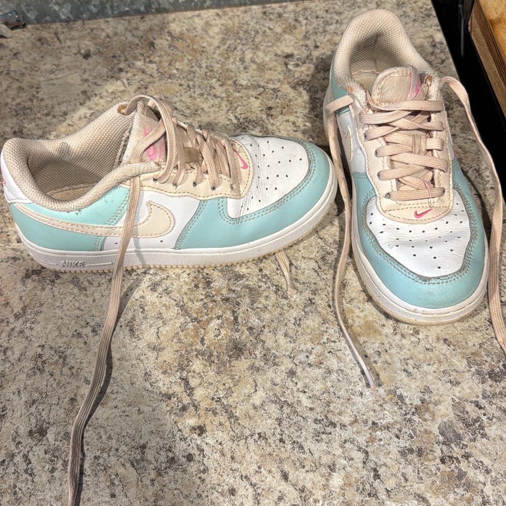Girls Nike dunks